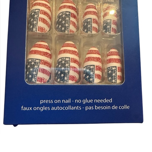 Claire’s Patriotic Red White and Blue Press on Nails - Picture 6 of 6